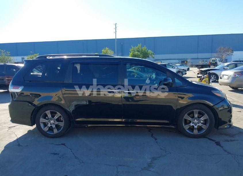 Photo 13 of 2015 Toyota Sienna SPORT (VIN 5TDXK3DC4FS583841)