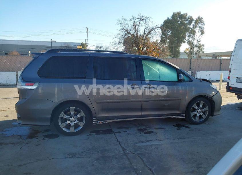 Photo 14 of 2011 Toyota Sienna SPORT (VIN 5TDXK3DC5BS064260)
