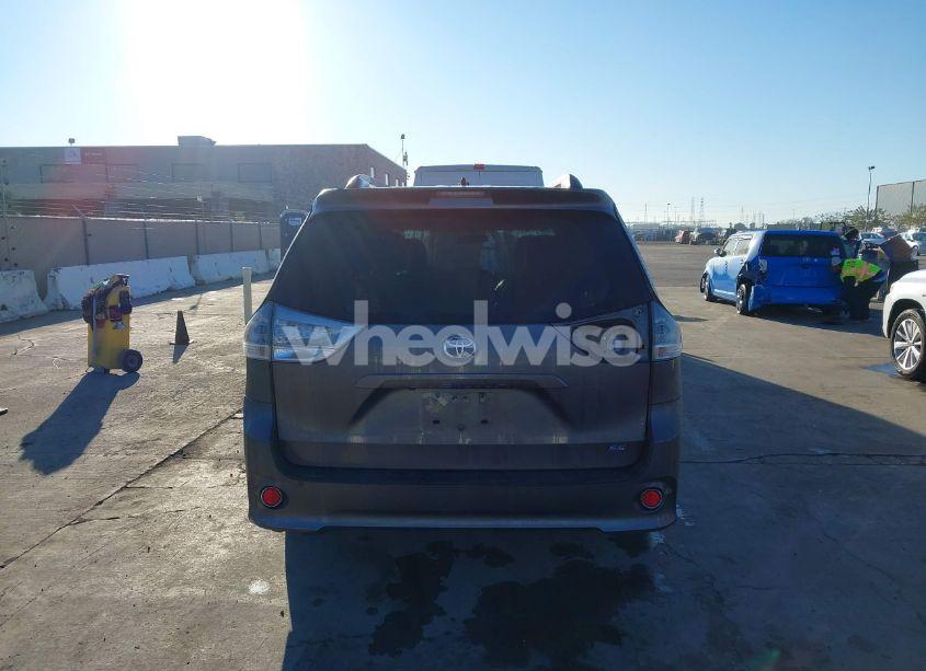 Photo 17 of 2011 Toyota Sienna SPORT (VIN 5TDXK3DC5BS064260)