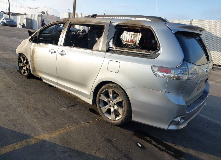 Photo 3 of 2014 Toyota Sienna SE 8 PASSENGER (VIN 5TDXK3DC5ES520276)