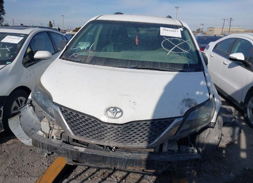 Photo 13 of 2016 Toyota Sienna SE 8 PASSENGER (VIN 5TDXK3DC5GS711036)