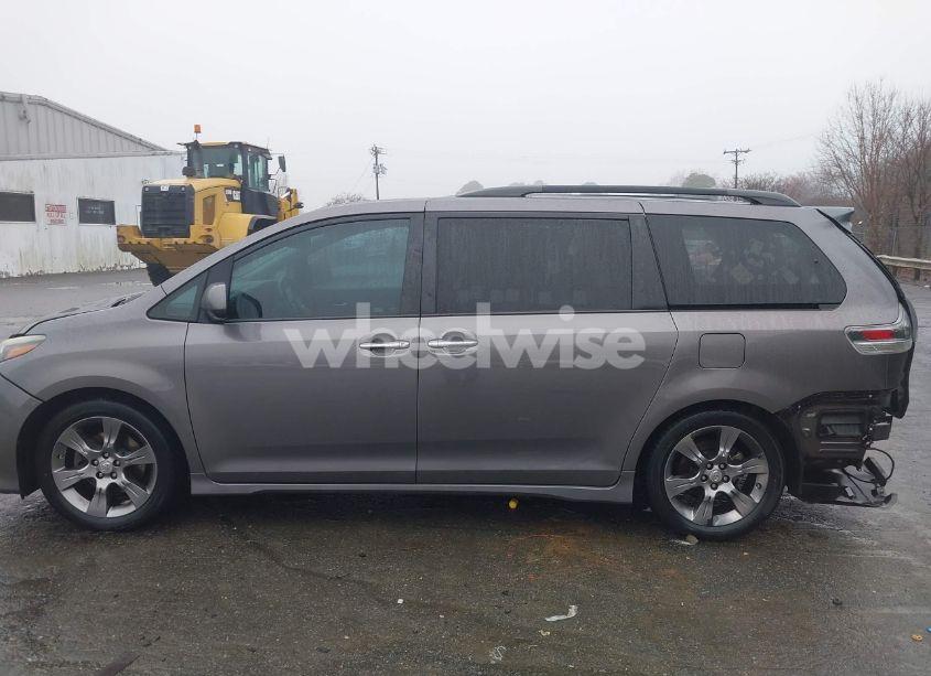 Photo 14 of 2016 Toyota Sienna SE PREMIUM 8 PASSENGER (VIN 5TDXK3DC5GS723297)