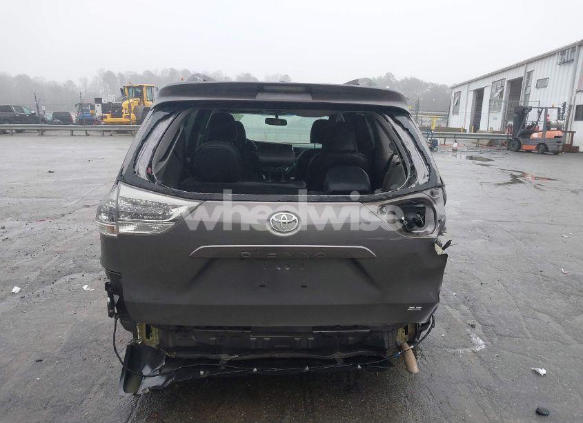 Photo 17 of 2016 Toyota Sienna SE PREMIUM 8 PASSENGER (VIN 5TDXK3DC5GS723297)