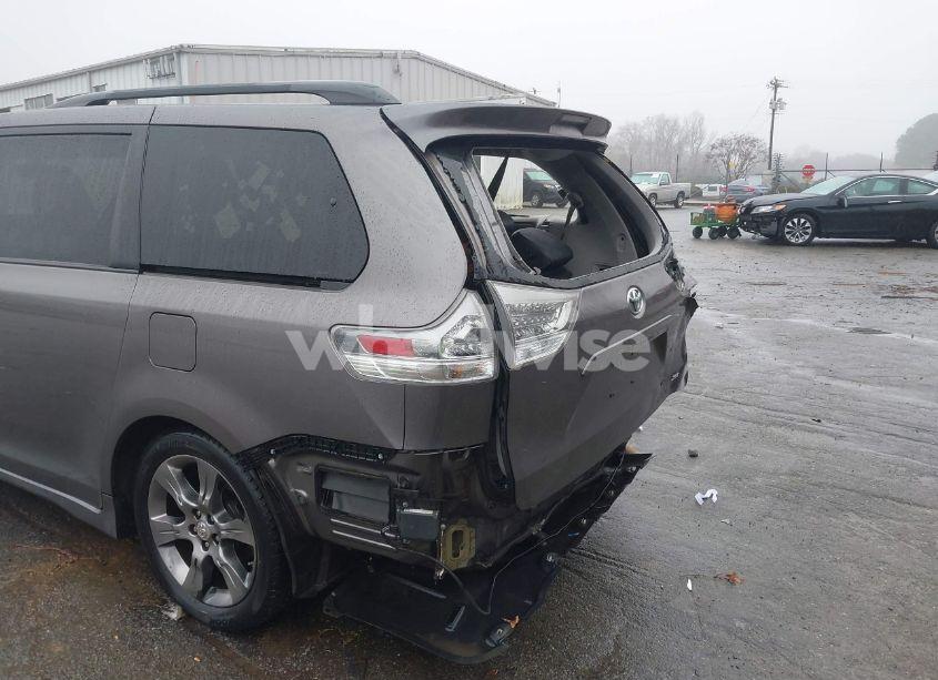 Photo 18 of 2016 Toyota Sienna SE PREMIUM 8 PASSENGER (VIN 5TDXK3DC5GS723297)