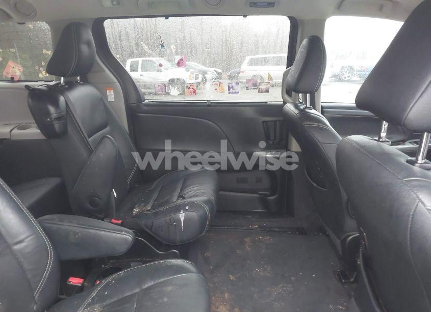 Photo 8 of 2016 Toyota Sienna SE PREMIUM 8 PASSENGER (VIN 5TDXK3DC5GS723297)