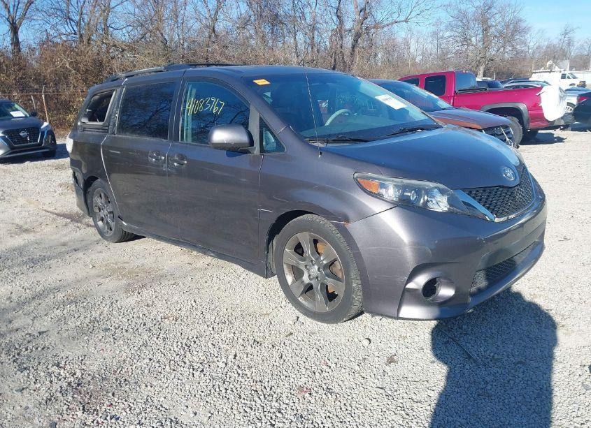 2011 Toyota Sienna SPORT (VIN 5TDXK3DC6BS062470) main photo