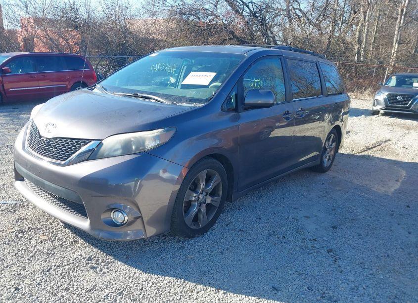 Photo 2 of 2011 Toyota Sienna SPORT (VIN 5TDXK3DC6BS062470)