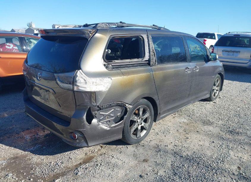 Photo 4 of 2011 Toyota Sienna SPORT (VIN 5TDXK3DC6BS062470)