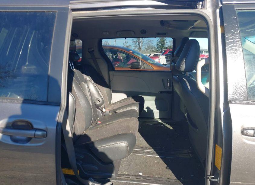 Photo 8 of 2011 Toyota Sienna SPORT (VIN 5TDXK3DC6BS062470)