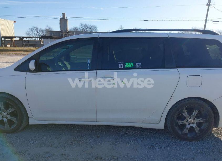 Photo 14 of 2011 Toyota Sienna SPORT (VIN 5TDXK3DC7BS029302)