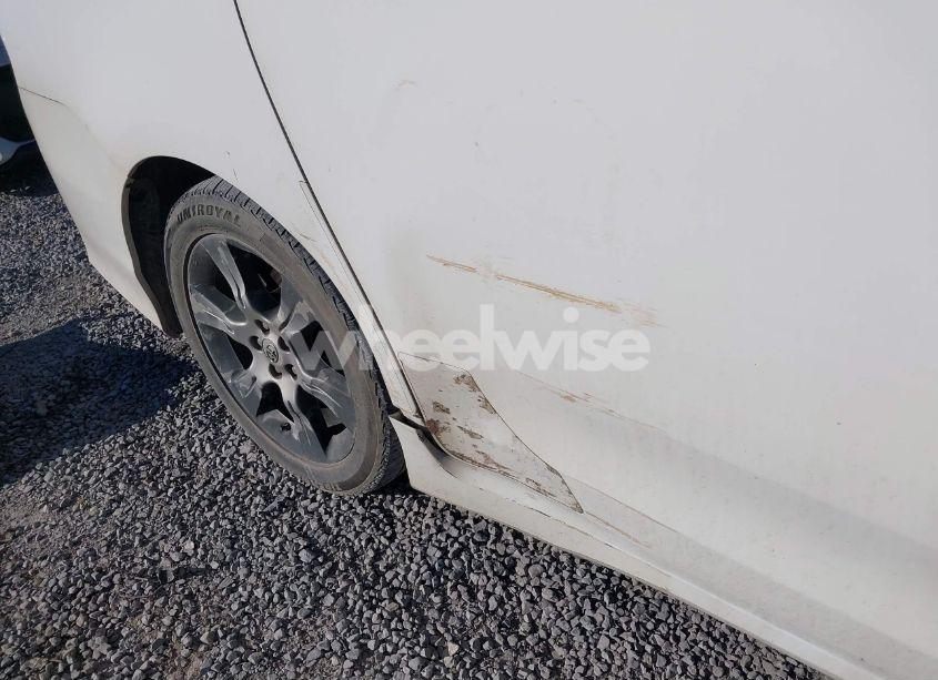 Photo 6 of 2011 Toyota Sienna SPORT (VIN 5TDXK3DC7BS029302)