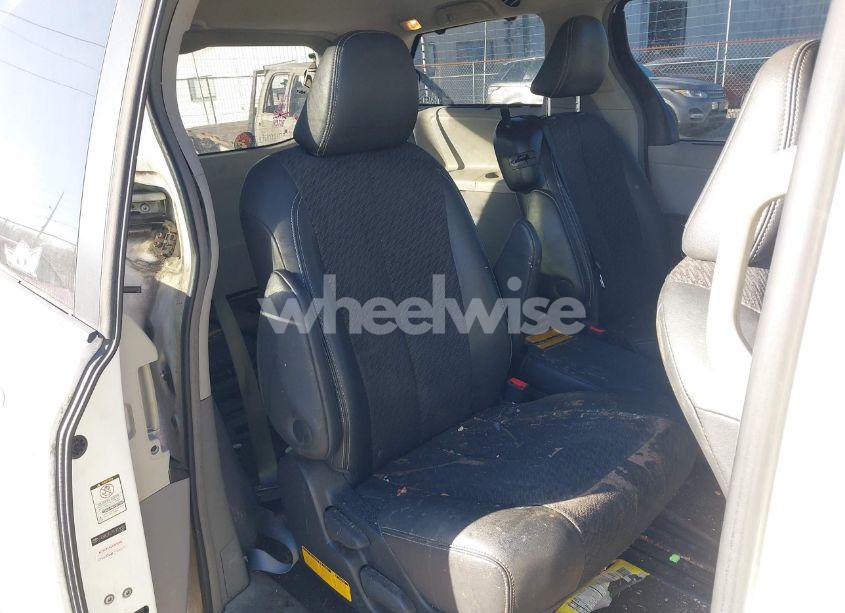 Photo 8 of 2011 Toyota Sienna SPORT (VIN 5TDXK3DC7BS029302)