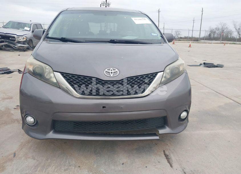 Photo 12 of 2011 Toyota Sienna SPORT (VIN 5TDXK3DC7BS051669)