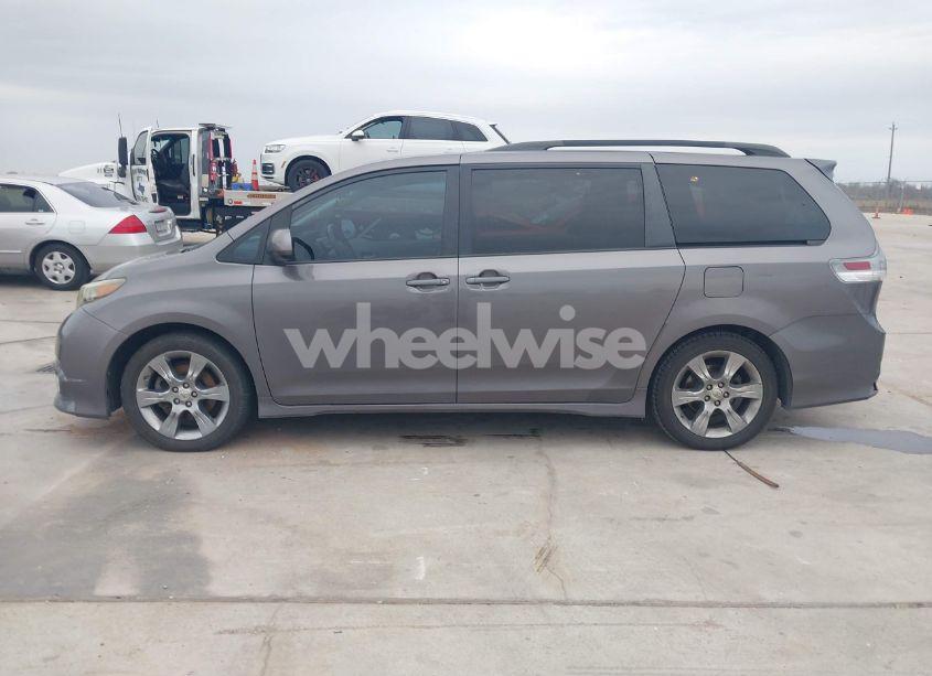 Photo 14 of 2011 Toyota Sienna SPORT (VIN 5TDXK3DC7BS051669)