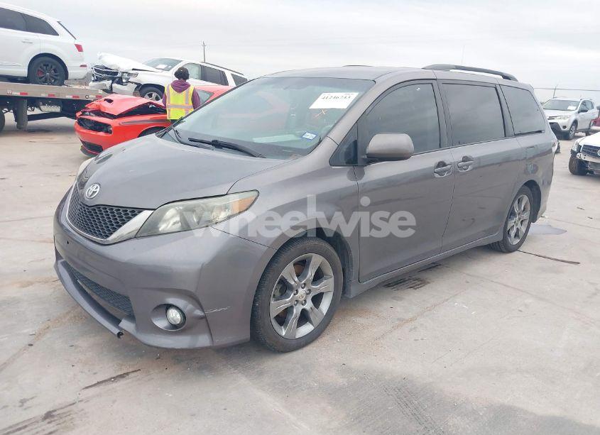 Photo 2 of 2011 Toyota Sienna SPORT (VIN 5TDXK3DC7BS051669)