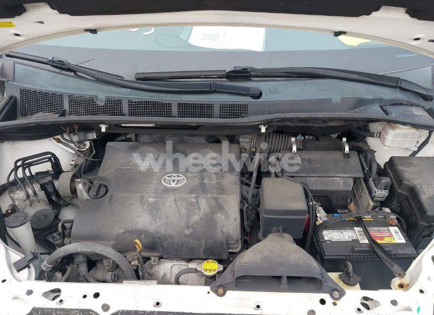 Photo 10 of 2012 Toyota Sienna SE 8 PASSENGER (VIN 5TDXK3DC7CS238038)