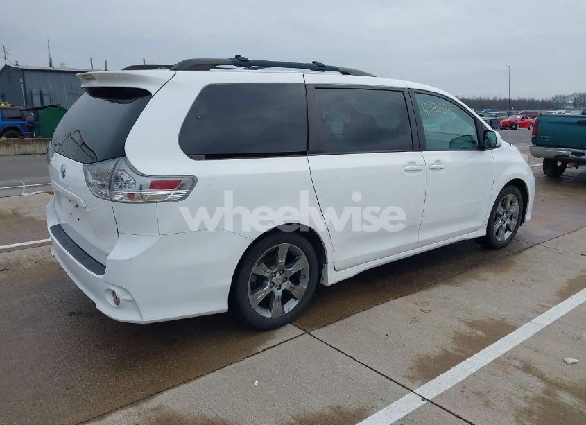 Photo 4 of 2012 Toyota Sienna SE 8 PASSENGER (VIN 5TDXK3DC7CS238038)