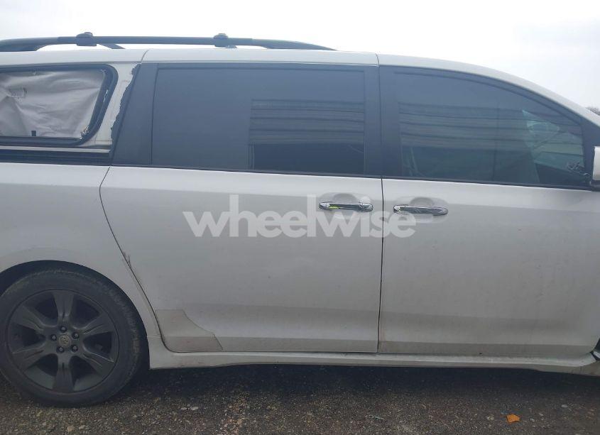 Photo 13 of 2015 Toyota Sienna SE 8 PASSENGER (VIN 5TDXK3DC7FS599287)