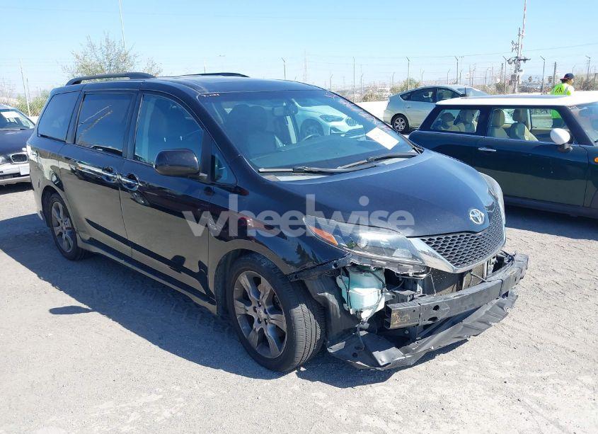 2015 Toyota Sienna SE PREMIUM 8 PASSENGER (VIN 5TDXK3DC7FS631929) main photo