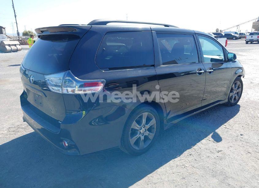 Photo 4 of 2015 Toyota Sienna SE PREMIUM 8 PASSENGER (VIN 5TDXK3DC7FS631929)