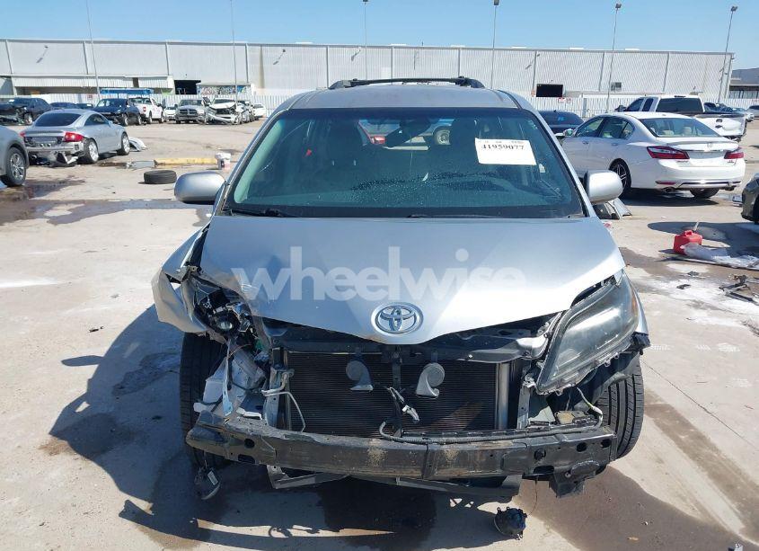 Photo 13 of 2015 Toyota Sienna SE 8 PASSENGER (VIN 5TDXK3DC7FS684341)