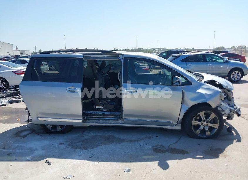 Photo 14 of 2015 Toyota Sienna SE 8 PASSENGER (VIN 5TDXK3DC7FS684341)