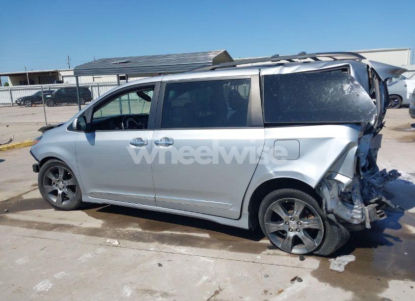 Photo 15 of 2015 Toyota Sienna SE 8 PASSENGER (VIN 5TDXK3DC7FS684341)