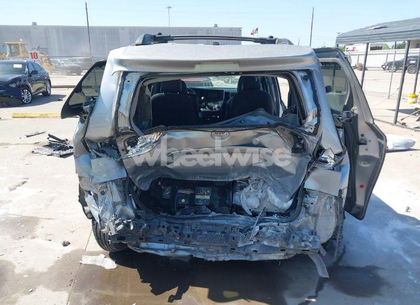 Photo 17 of 2015 Toyota Sienna SE 8 PASSENGER (VIN 5TDXK3DC7FS684341)