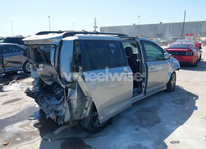 Photo 4 of 2015 Toyota Sienna SE 8 PASSENGER (VIN 5TDXK3DC7FS684341)