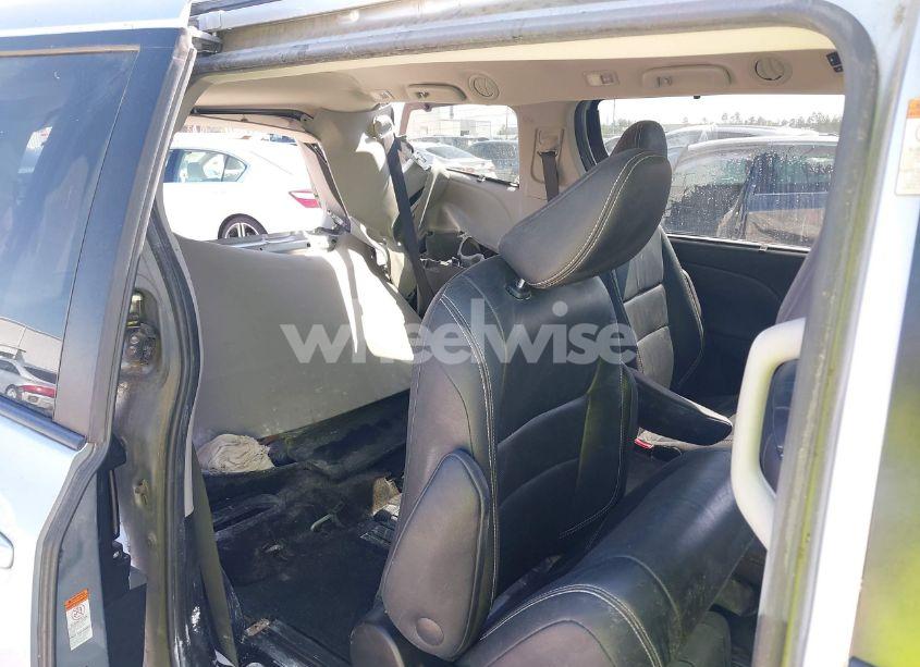 Photo 8 of 2015 Toyota Sienna SE 8 PASSENGER (VIN 5TDXK3DC7FS684341)