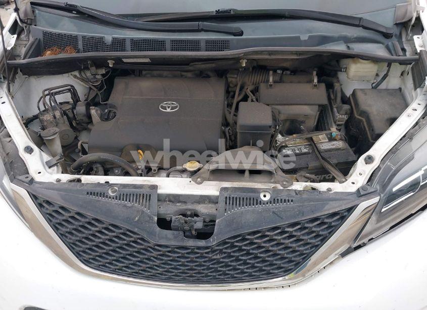 Photo 10 of 2012 Toyota Sienna SE 8 PASSENGER (VIN 5TDXK3DC8CS276491)