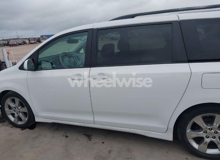 Photo 14 of 2012 Toyota Sienna SE 8 PASSENGER (VIN 5TDXK3DC8CS276491)