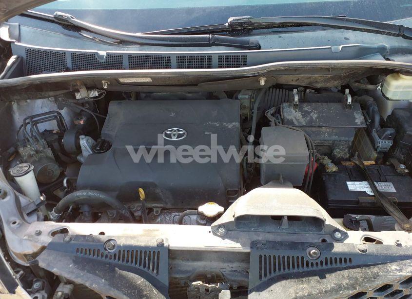 Photo 10 of 2015 Toyota Sienna SPORT (VIN 5TDXK3DC8FS633124)