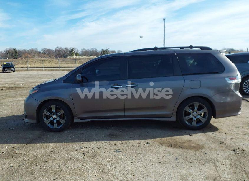 Photo 14 of 2015 Toyota Sienna SPORT (VIN 5TDXK3DC8FS633124)