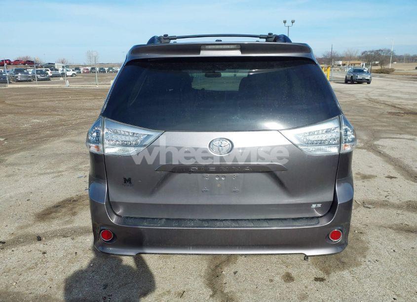 Photo 16 of 2015 Toyota Sienna SPORT (VIN 5TDXK3DC8FS633124)