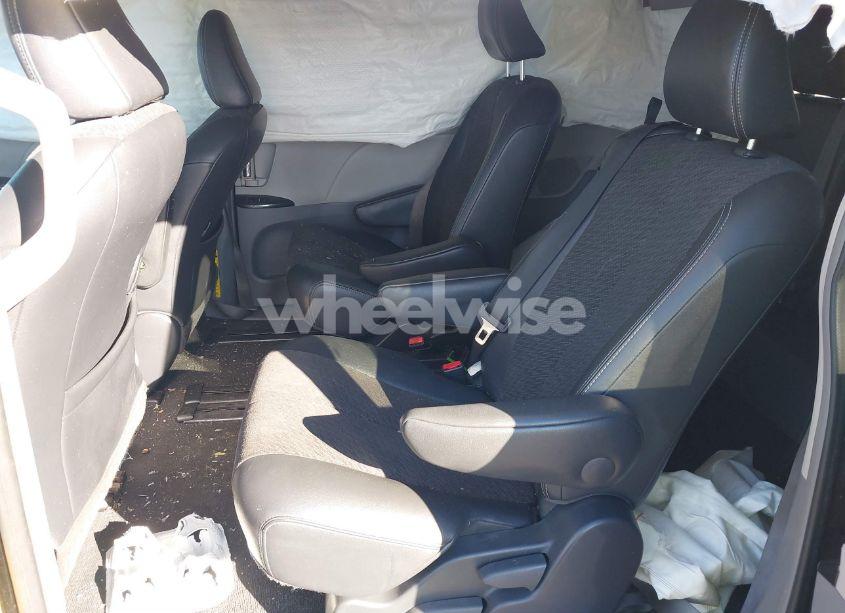 Photo 8 of 2011 Toyota Sienna SPORT (VIN 5TDXK3DC9BS059174)