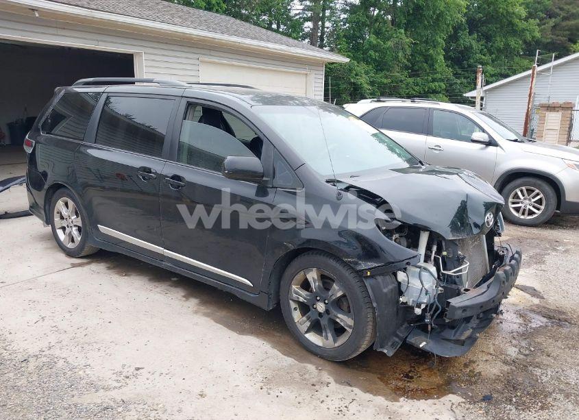 2011 Toyota Sienna SE (VIN 5TDXK3DC9BS119633) main photo