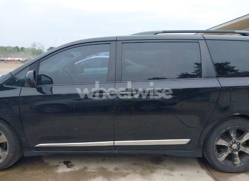 Photo 15 of 2011 Toyota Sienna SE (VIN 5TDXK3DC9BS119633)