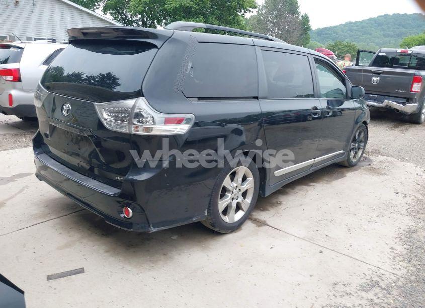 Photo 4 of 2011 Toyota Sienna SE (VIN 5TDXK3DC9BS119633)