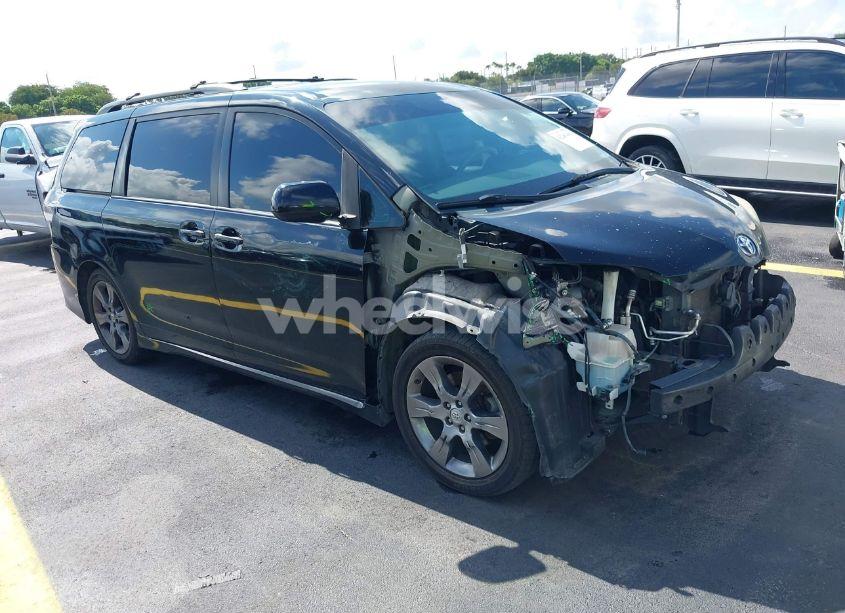 2011 Toyota Sienna SE (VIN 5TDXK3DC9BS122337) main photo