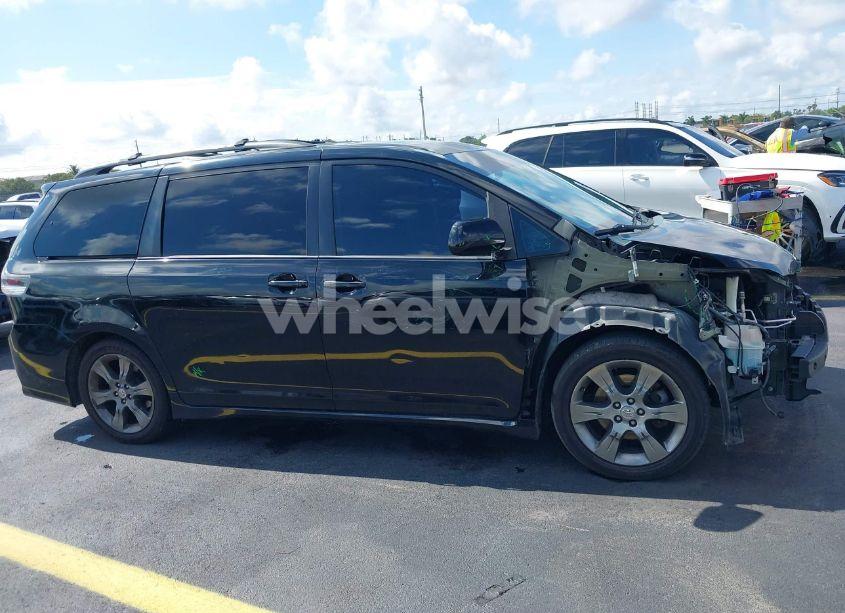 Photo 14 of 2011 Toyota Sienna SE (VIN 5TDXK3DC9BS122337)