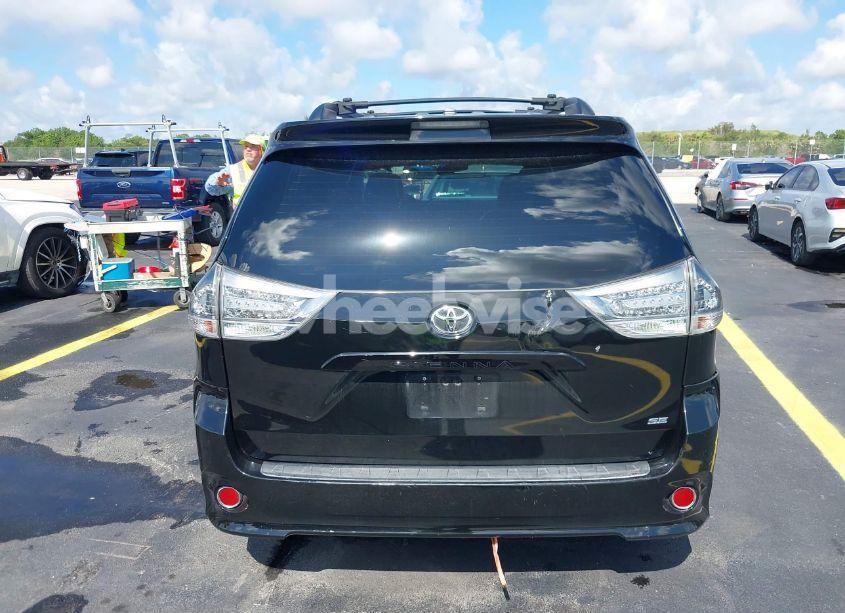 Photo 17 of 2011 Toyota Sienna SE (VIN 5TDXK3DC9BS122337)