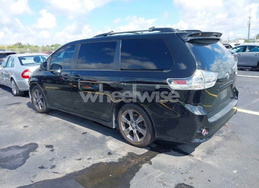 Photo 3 of 2011 Toyota Sienna SE (VIN 5TDXK3DC9BS122337)