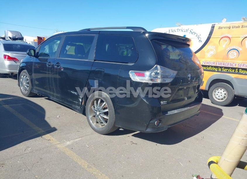 Photo 3 of 2012 Toyota Sienna SE 8 PASSENGER (VIN 5TDXK3DC9CS179896)