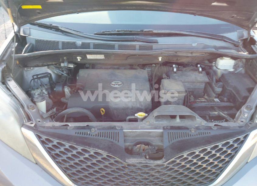 Photo 10 of 2012 Toyota Sienna SE 8 PASSENGER (VIN 5TDXK3DC9CS189005)