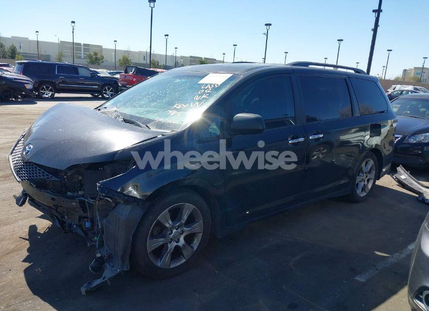 Photo 15 of 2013 Toyota Sienna SPORT (VIN 5TDXK3DC9DS396365)