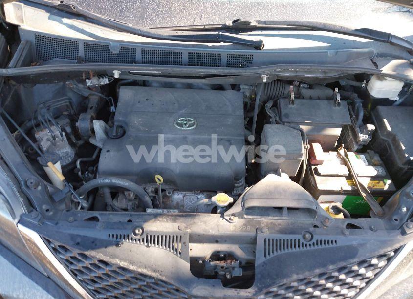 Photo 10 of 2013 Toyota Sienna SE 8 PASSENGER (VIN 5TDXK3DC9DS397807)