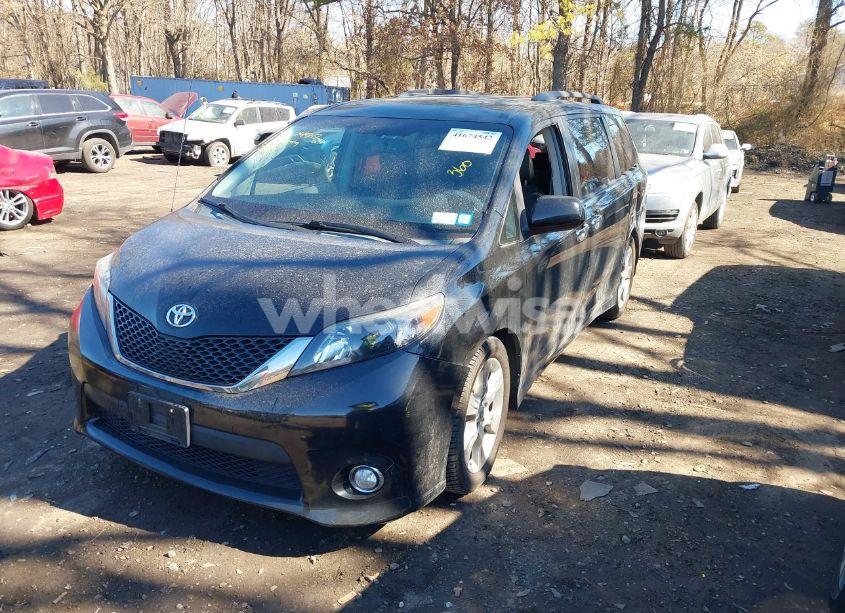 Photo 2 of 2013 Toyota Sienna SE 8 PASSENGER (VIN 5TDXK3DC9DS397807)