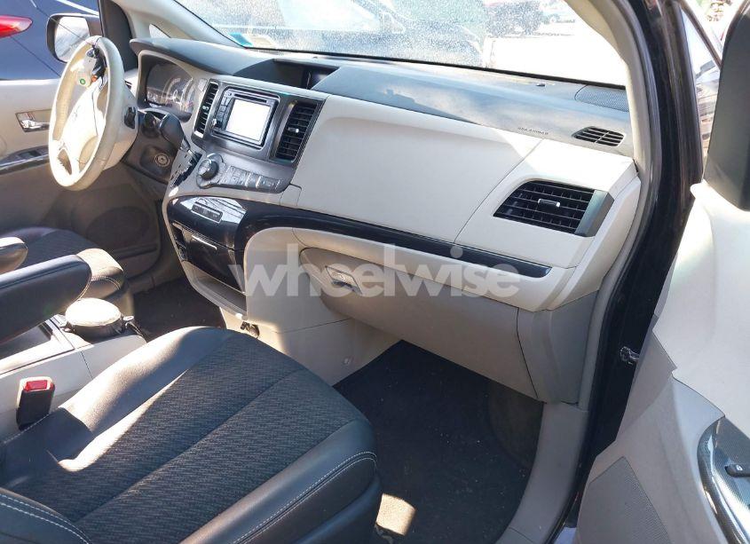 Photo 5 of 2013 Toyota Sienna SE 8 PASSENGER (VIN 5TDXK3DC9DS397807)