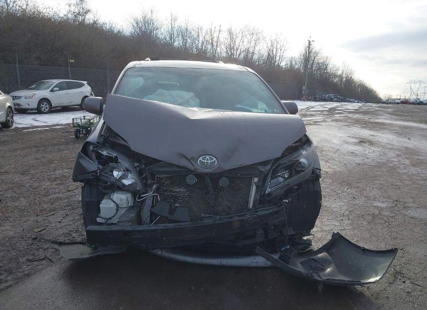 Photo 12 of 2015 Toyota Sienna SE 8 PASSENGER (VIN 5TDXK3DC9FS670005)